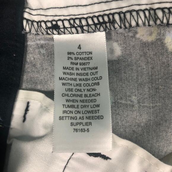 a.n.a. Floral Twill Shorts Size 4 - Picture 9 of 9